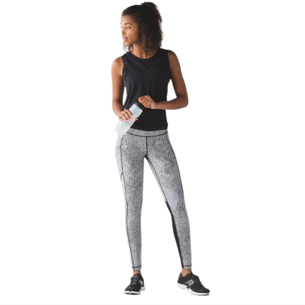 Lululemon Speed Tight V - Picture 10 of 10